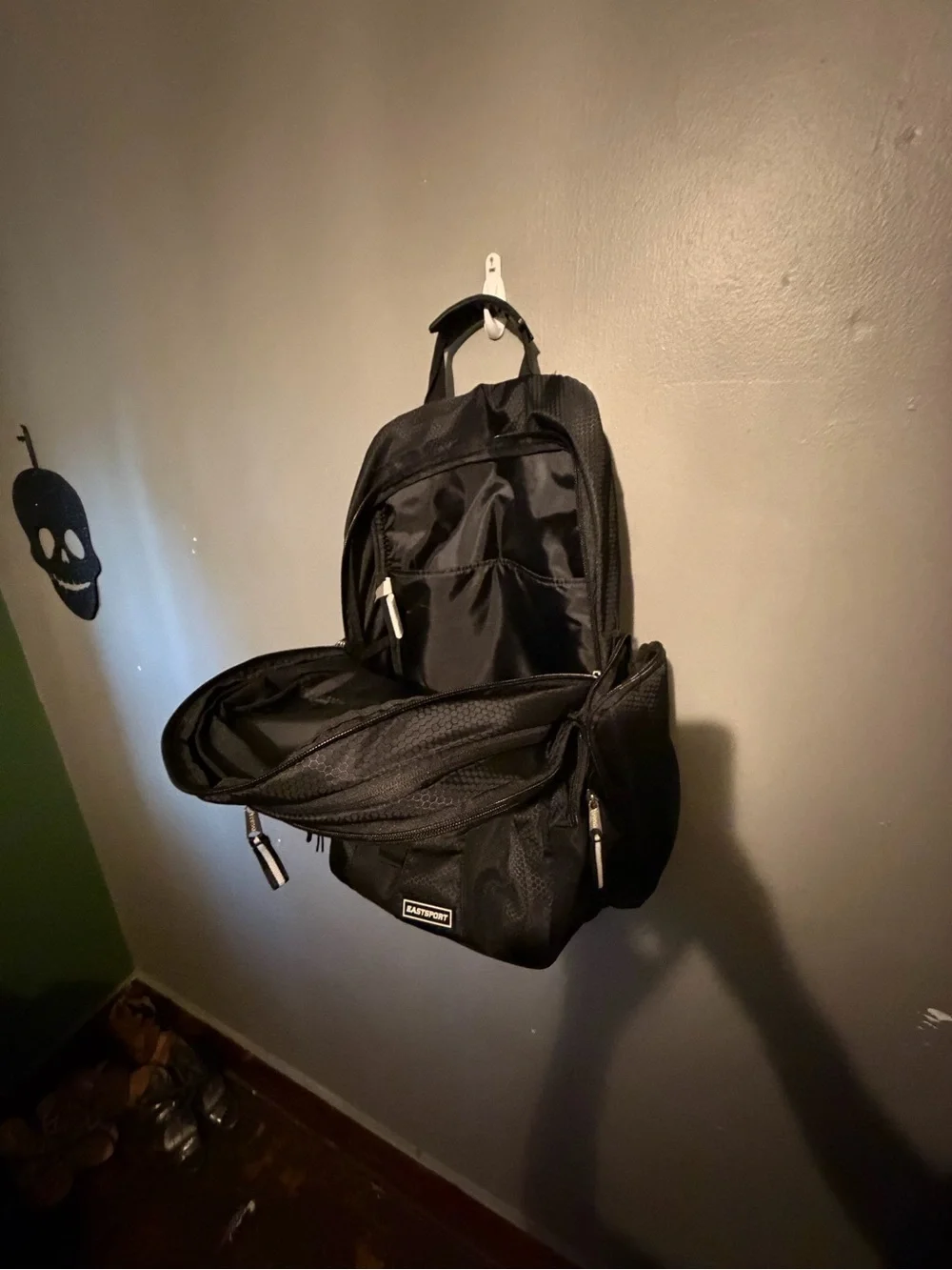 Eastsport Men's Black Everyday Backpack with Secure Buckle